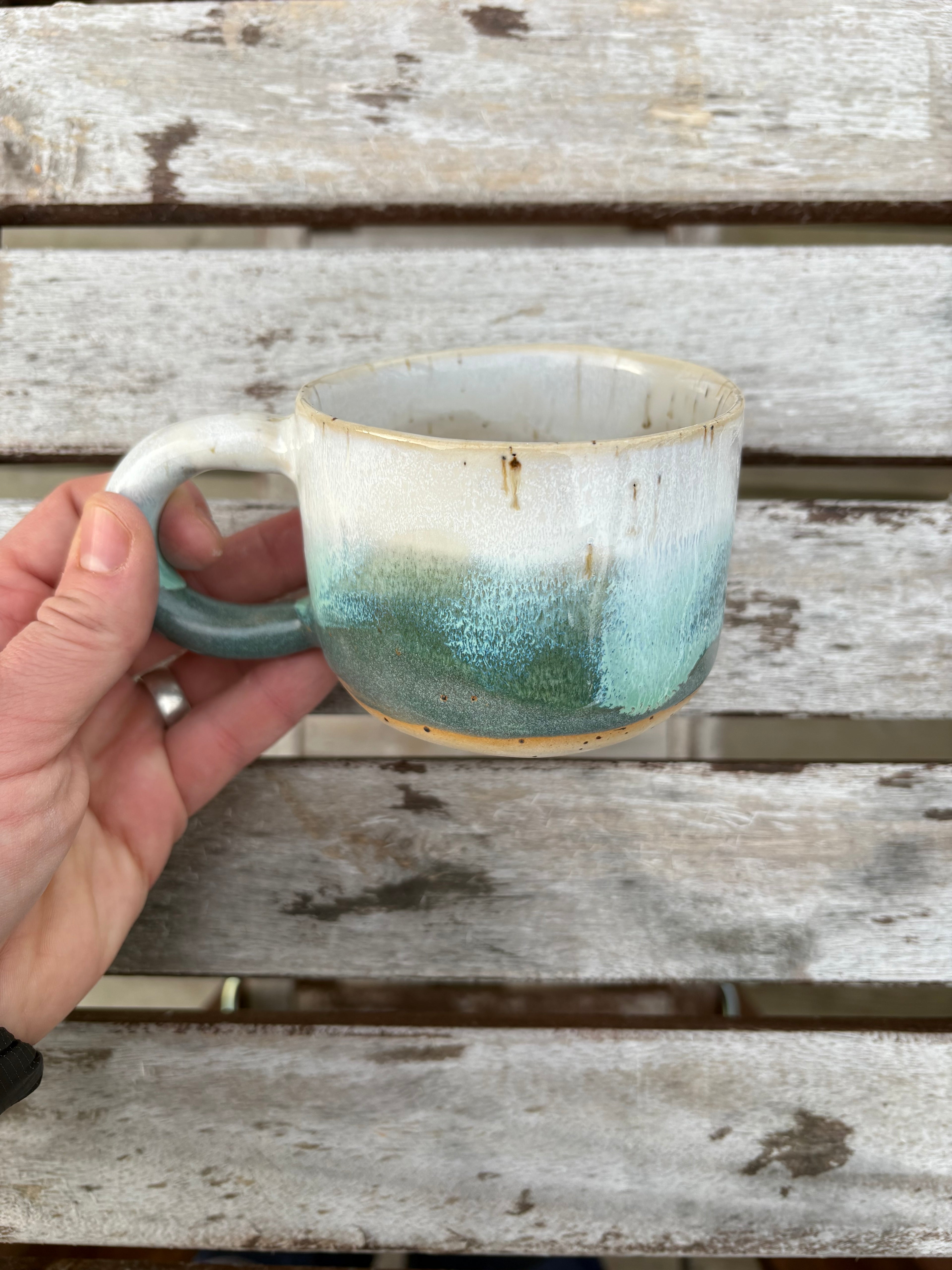 handgjord-kopp-stengodsmugg-lokalproducerad-jarpen-are